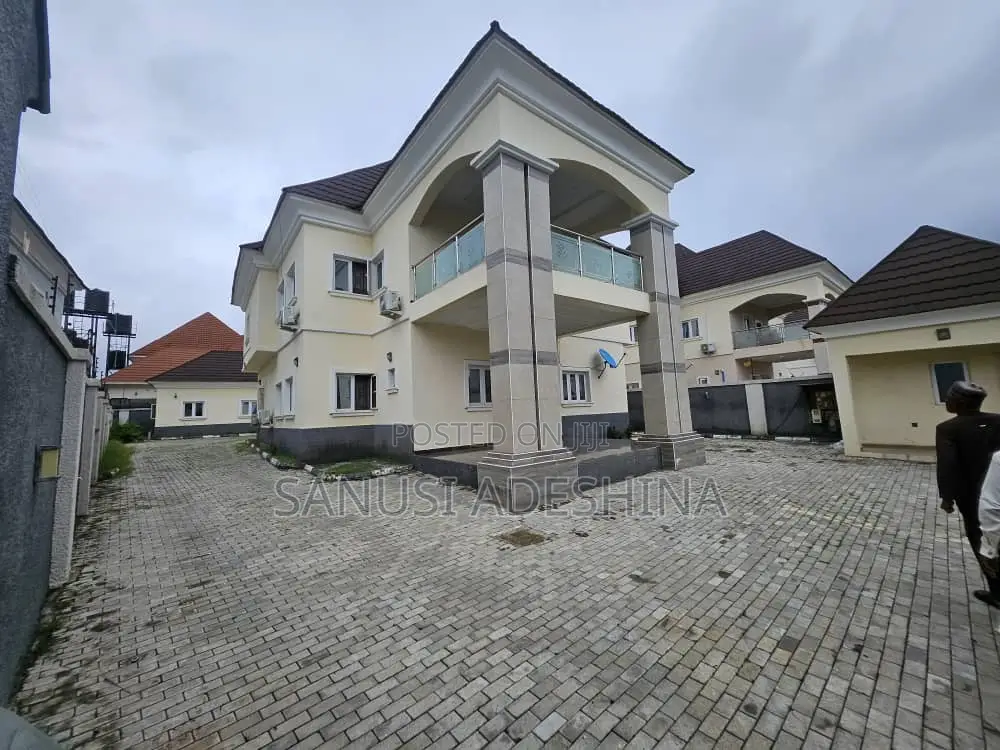5bdrm Duplex in Gwarimpa Estate,Fct, Gwarinpa for sale in Gwarinpa