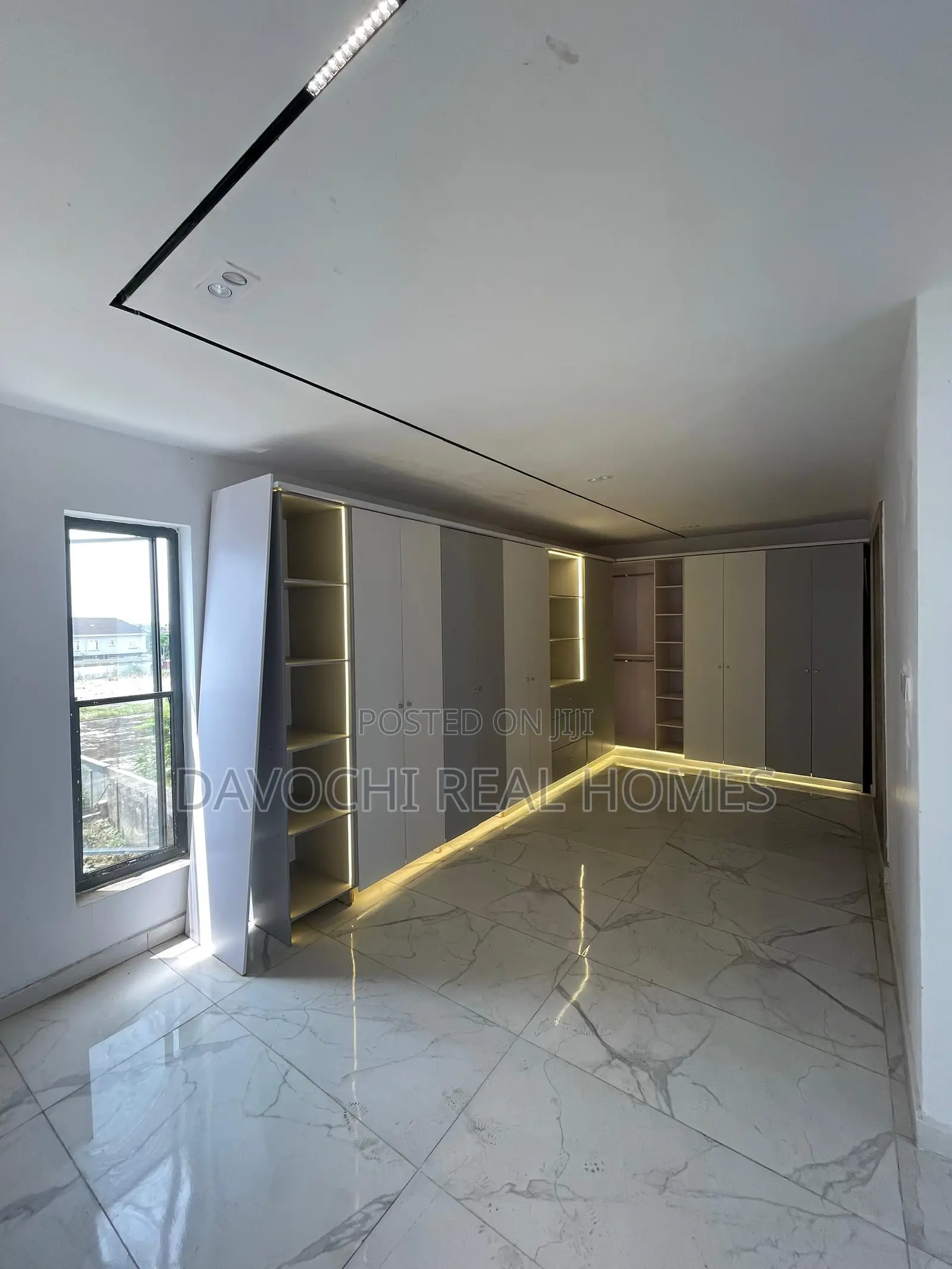 5bdrm Duplex in Osapa London for sale in Osapa london