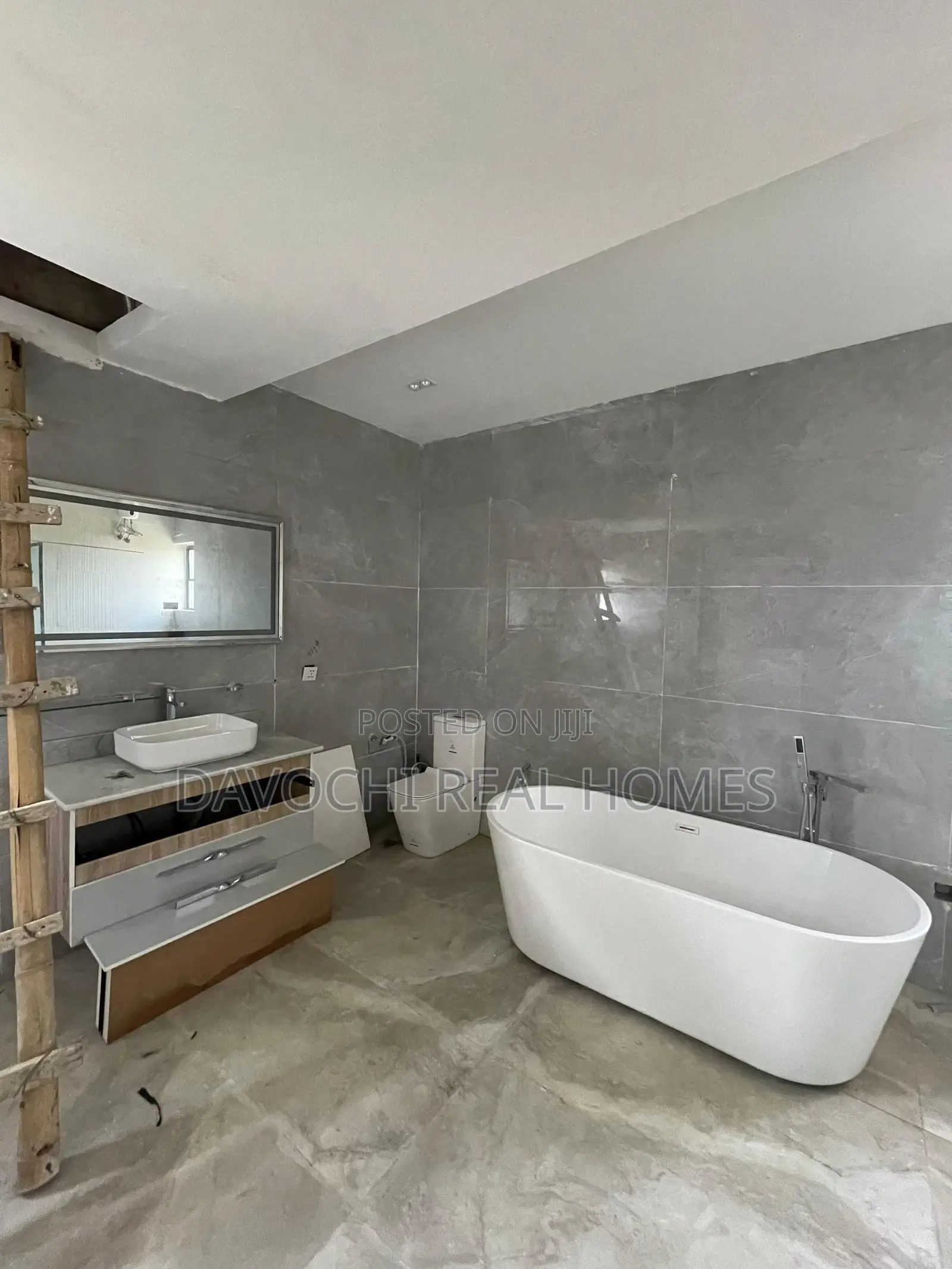 5bdrm Duplex in Osapa London for sale in Osapa london