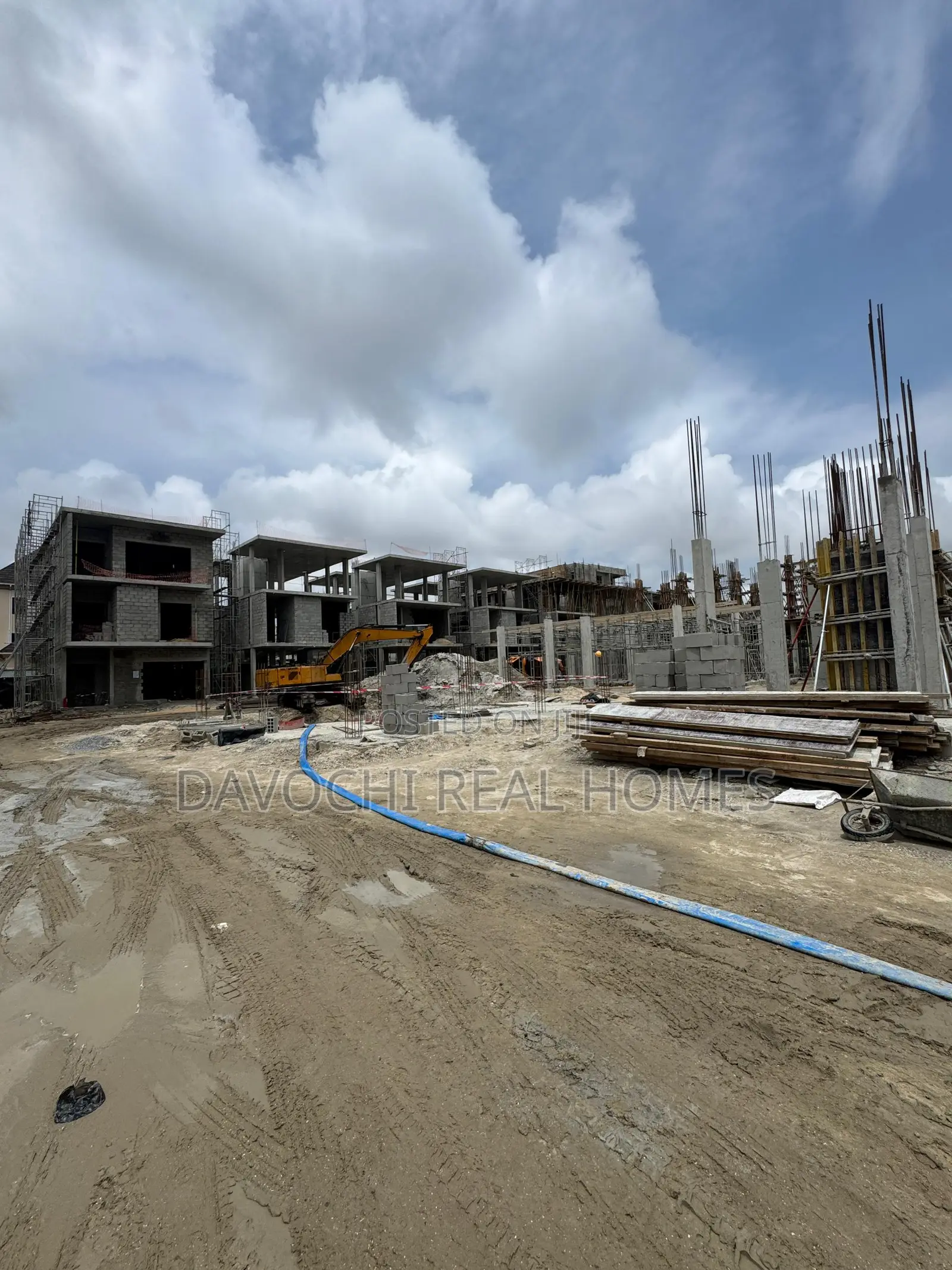 Luxurious 5 Bedroom Fully Detached Duplex in Banana Island