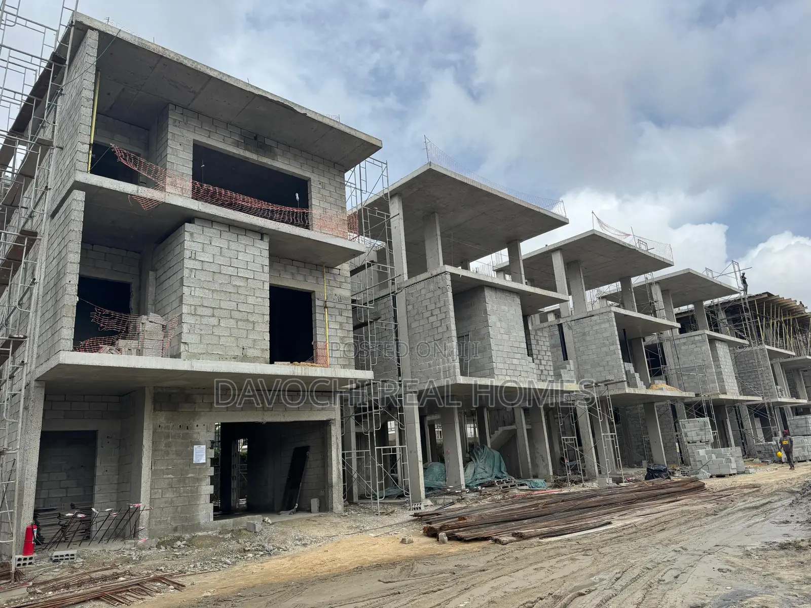 Luxurious 5 Bedroom Fully Detached Duplex in Banana Island