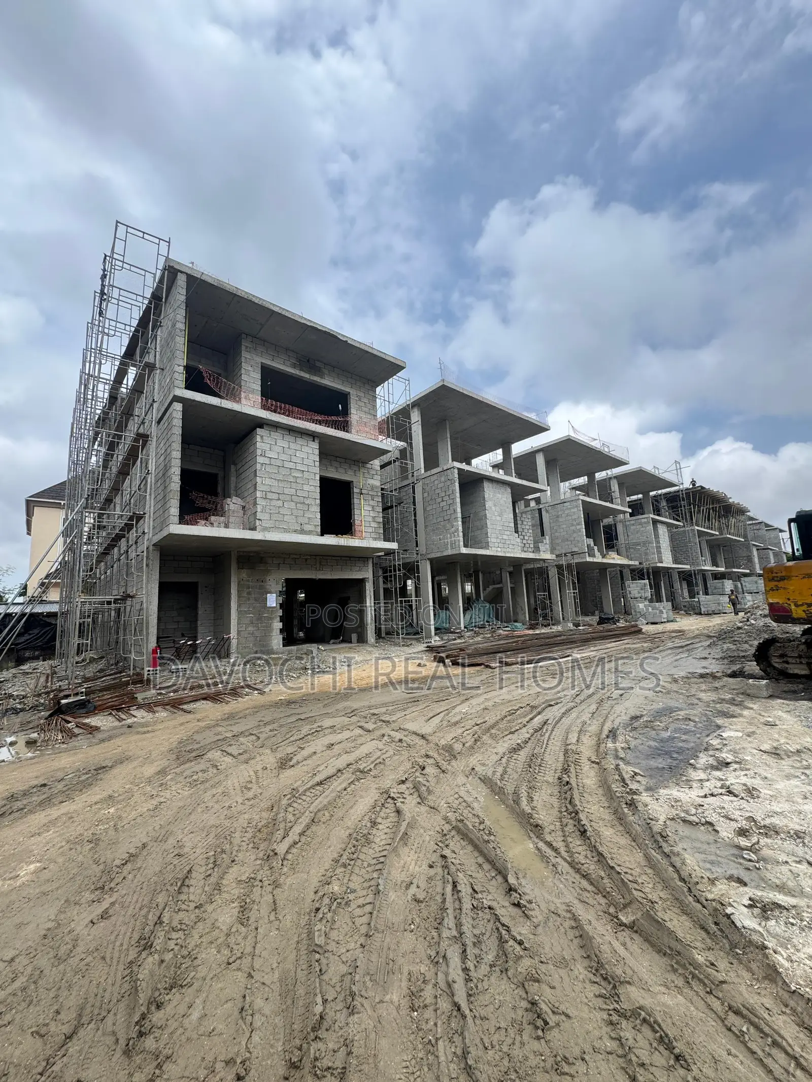 Luxurious 5 Bedroom Fully Detached Duplex in Banana Island