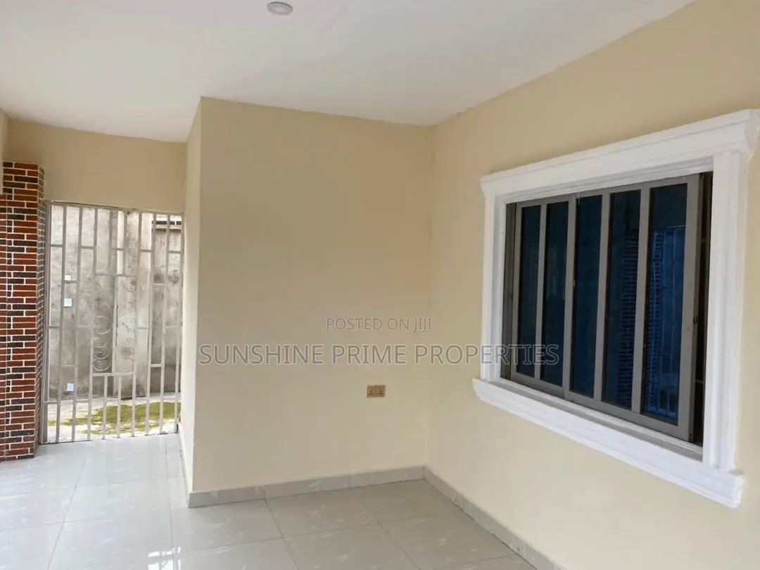 3bdrm Bungalow in Roadmaker Off Ado for sale in Akure