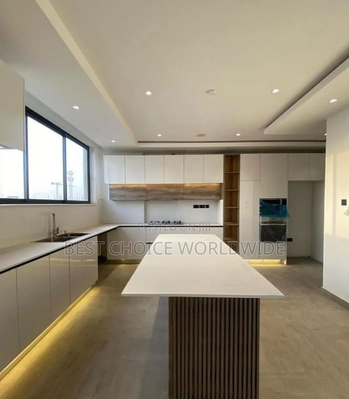 4bdrm Maisonette in Lekki Phase 1, Off for rent in Lekki Phase 1