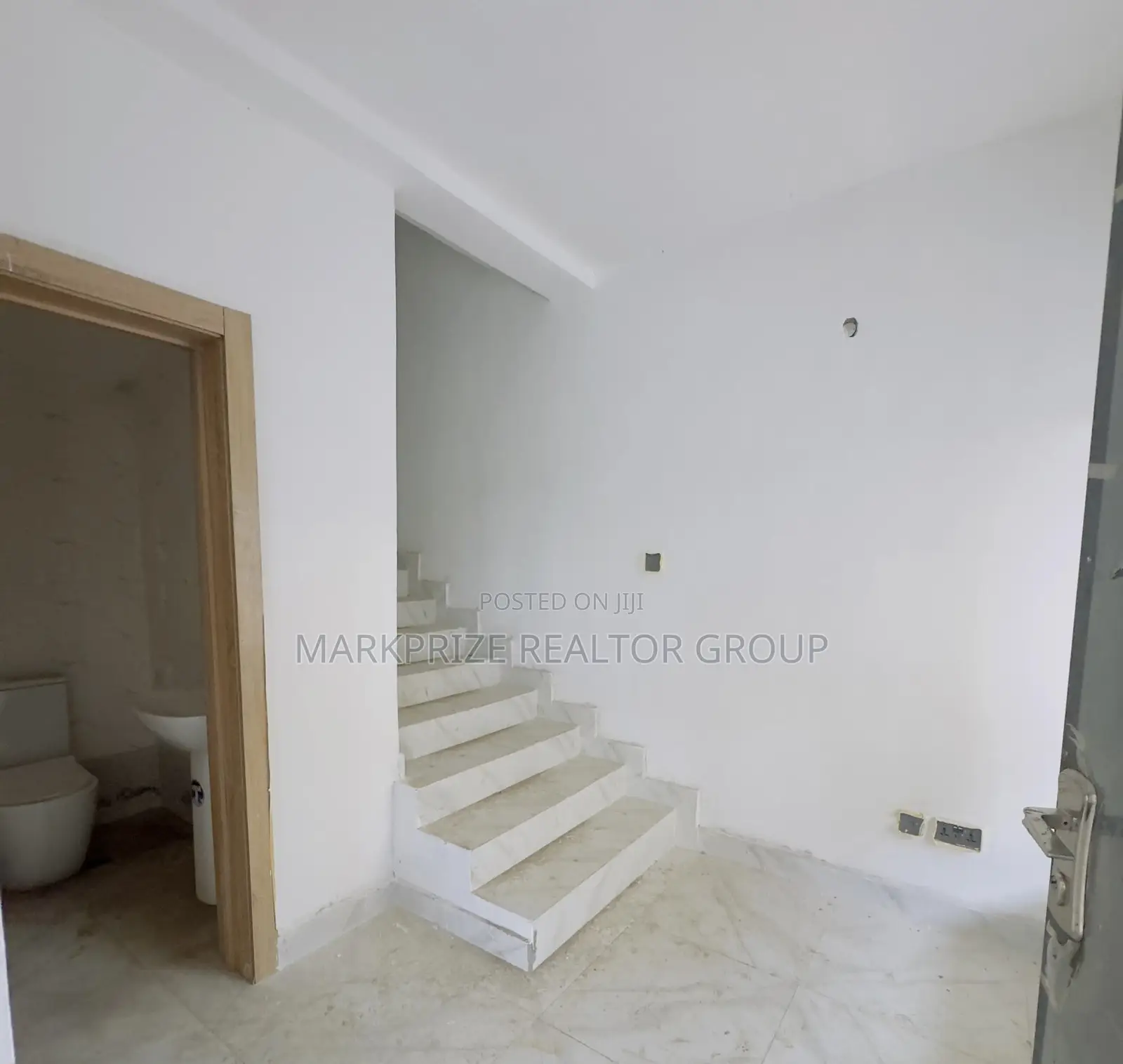 4bdrm Duplex in Ogudu Gra 1 Lagos for sale in Ogudu GRA