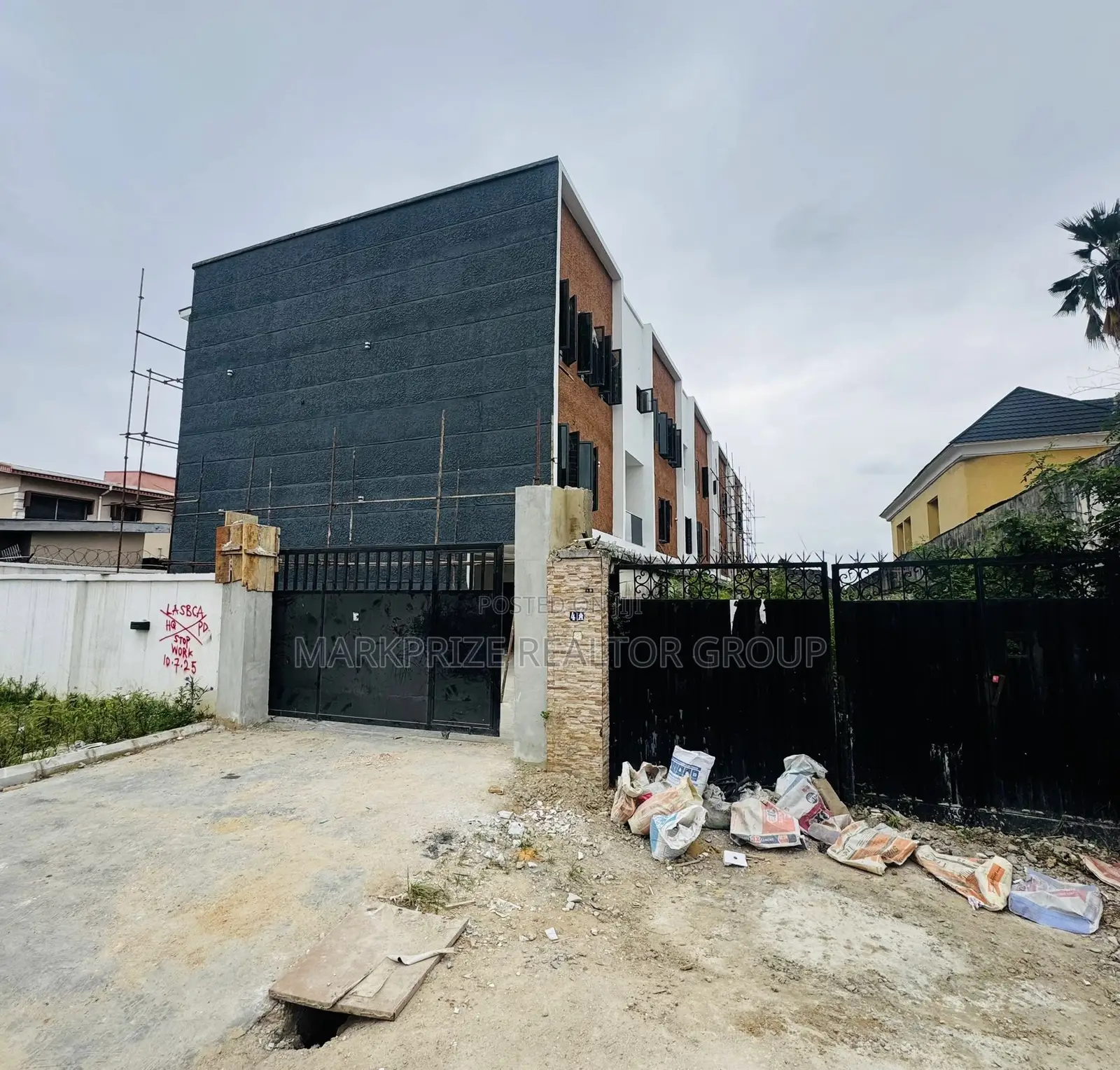 4bdrm Duplex in Ogudu Gra 1 Lagos for sale in Ogudu GRA