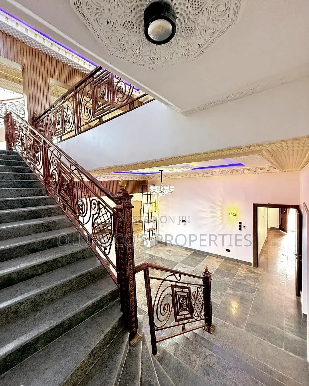 6bdrm Mansion in Gauzape, Guzape District for sale in Guzape District