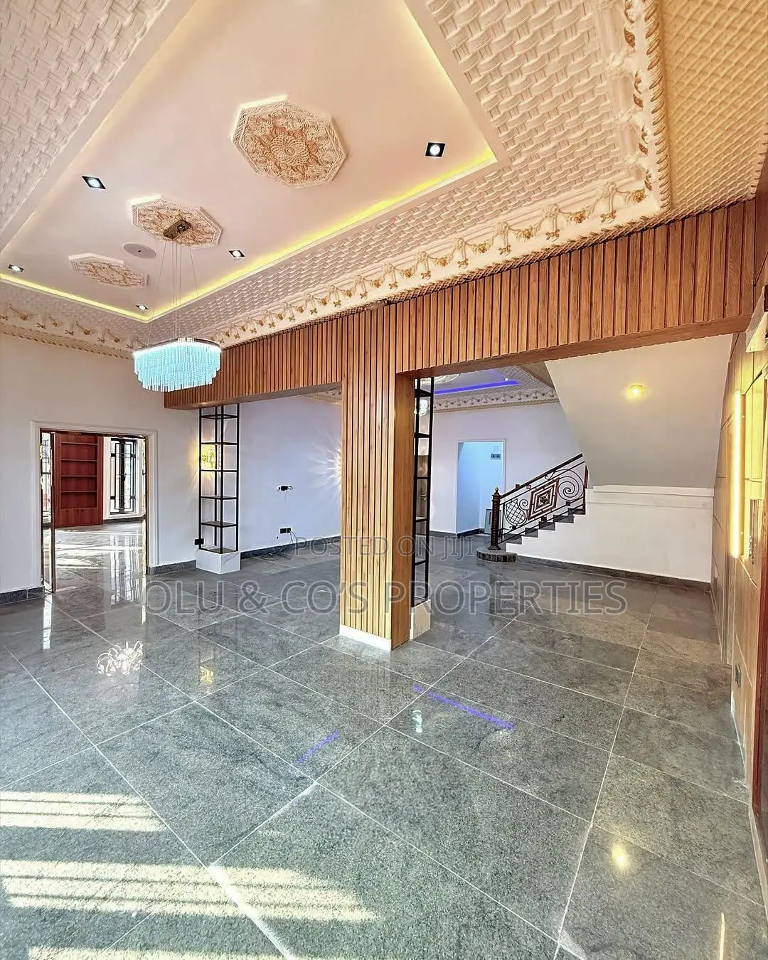 6bdrm Mansion in Gauzape, Guzape District for sale in Guzape District