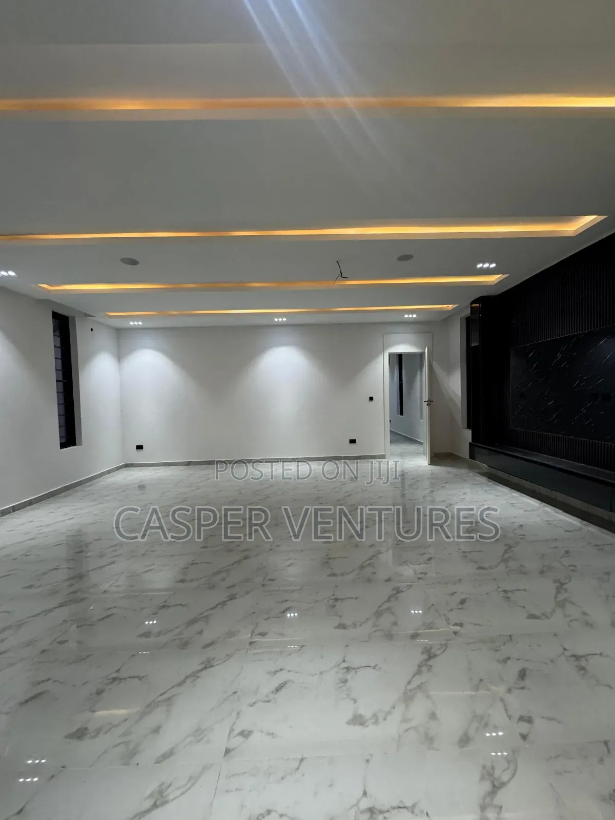 5bdrm Duplex in Idado for sale in Idado