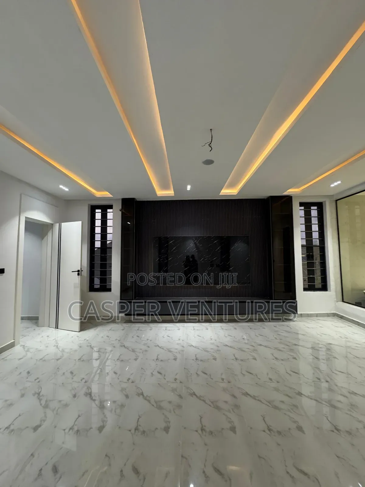 5bdrm Duplex in Idado for sale in Idado