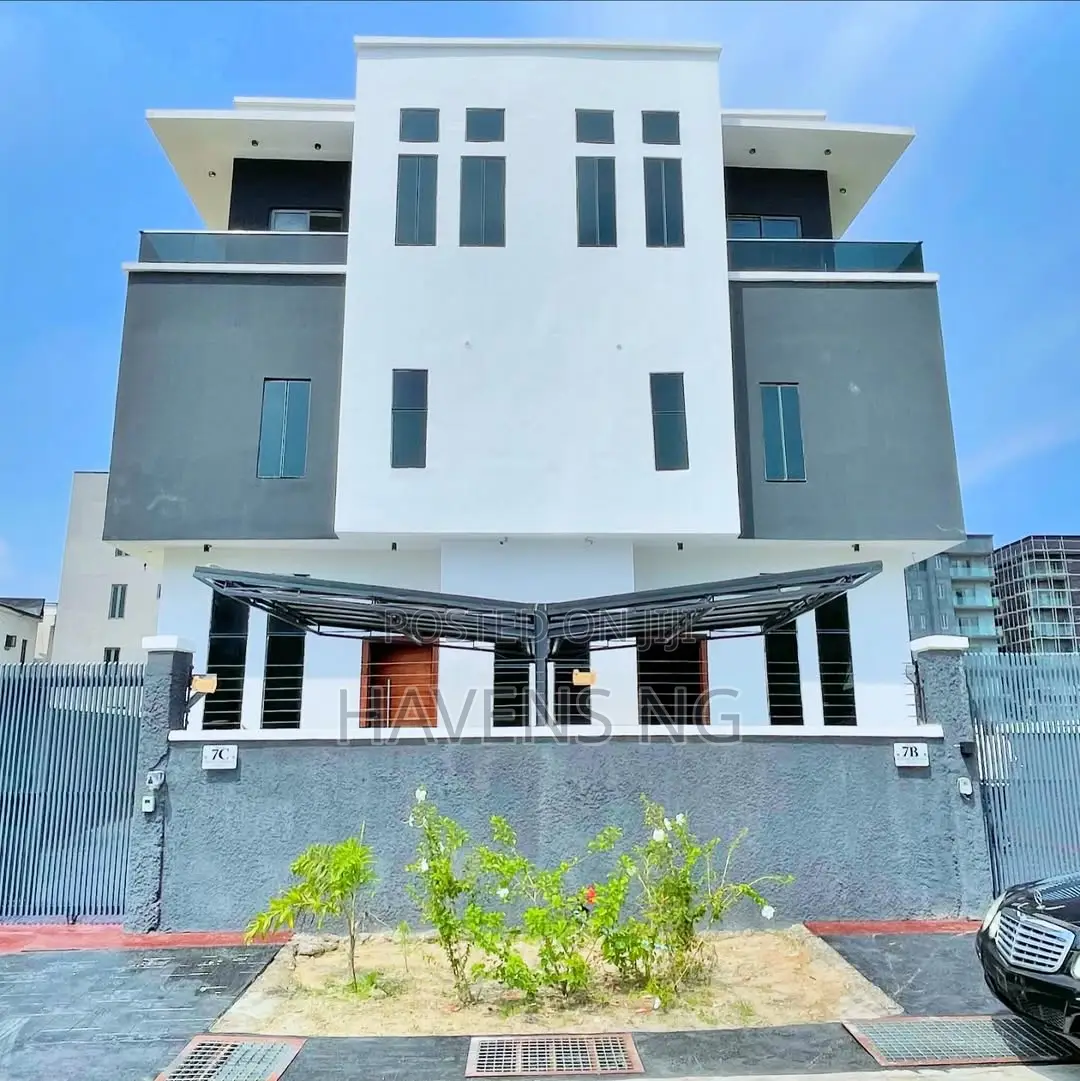 5bdrm Duplex in Ikate for sale in Ikate