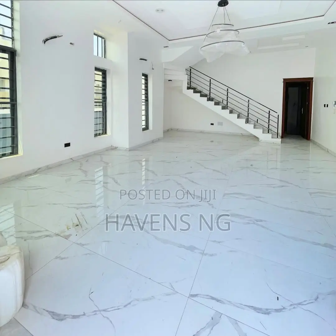 5bdrm Duplex in Ikate for sale in Ikate