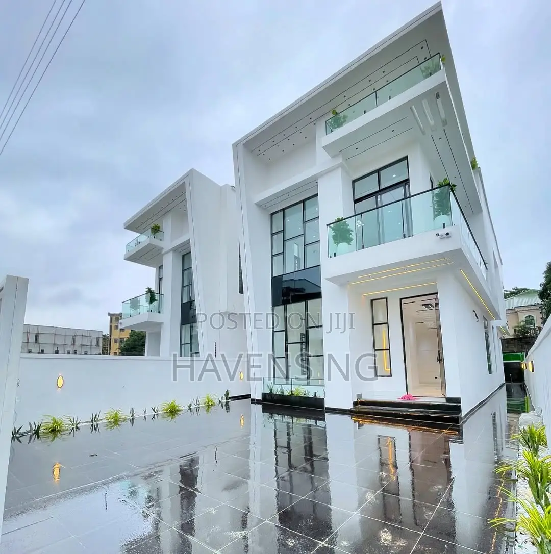 5bdrm Duplex in Chevron for sale in Chevron