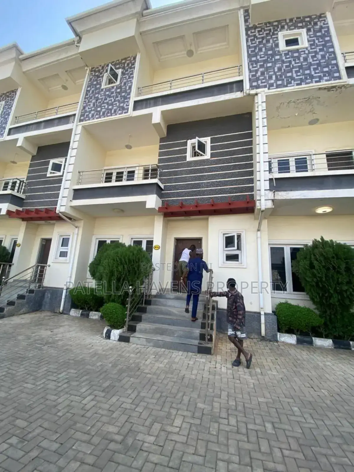 5bdrm Duplex in Guzape District for sale in Guzape District