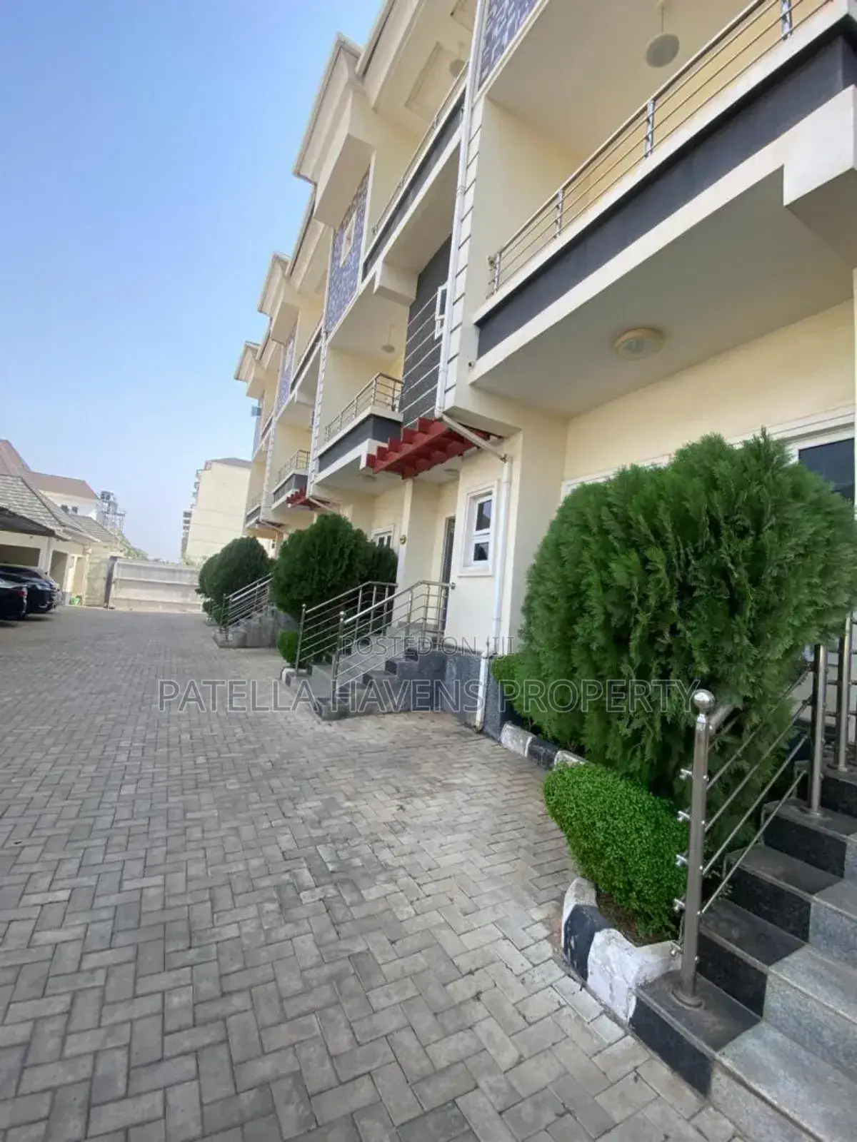 5bdrm Duplex in Guzape District for sale in Guzape District