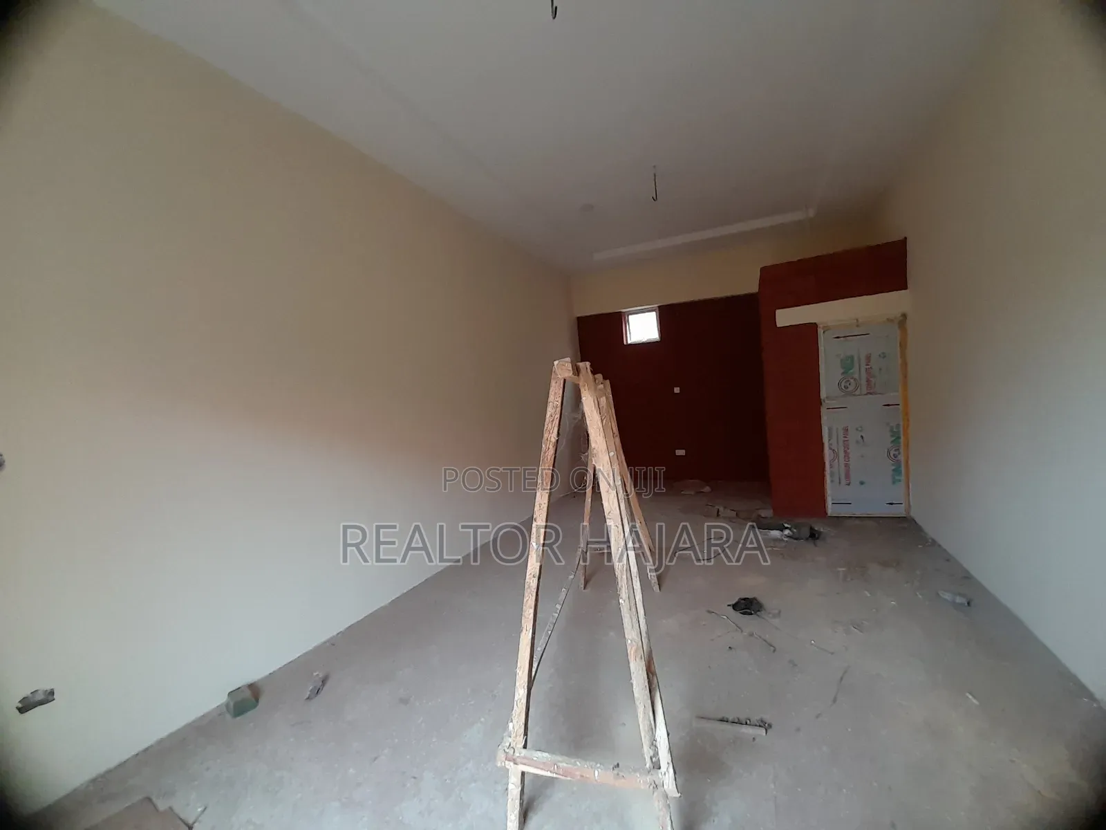 Shoping Mall Shops Available for Rent at Fo1 Market Kubwa in Kubwa