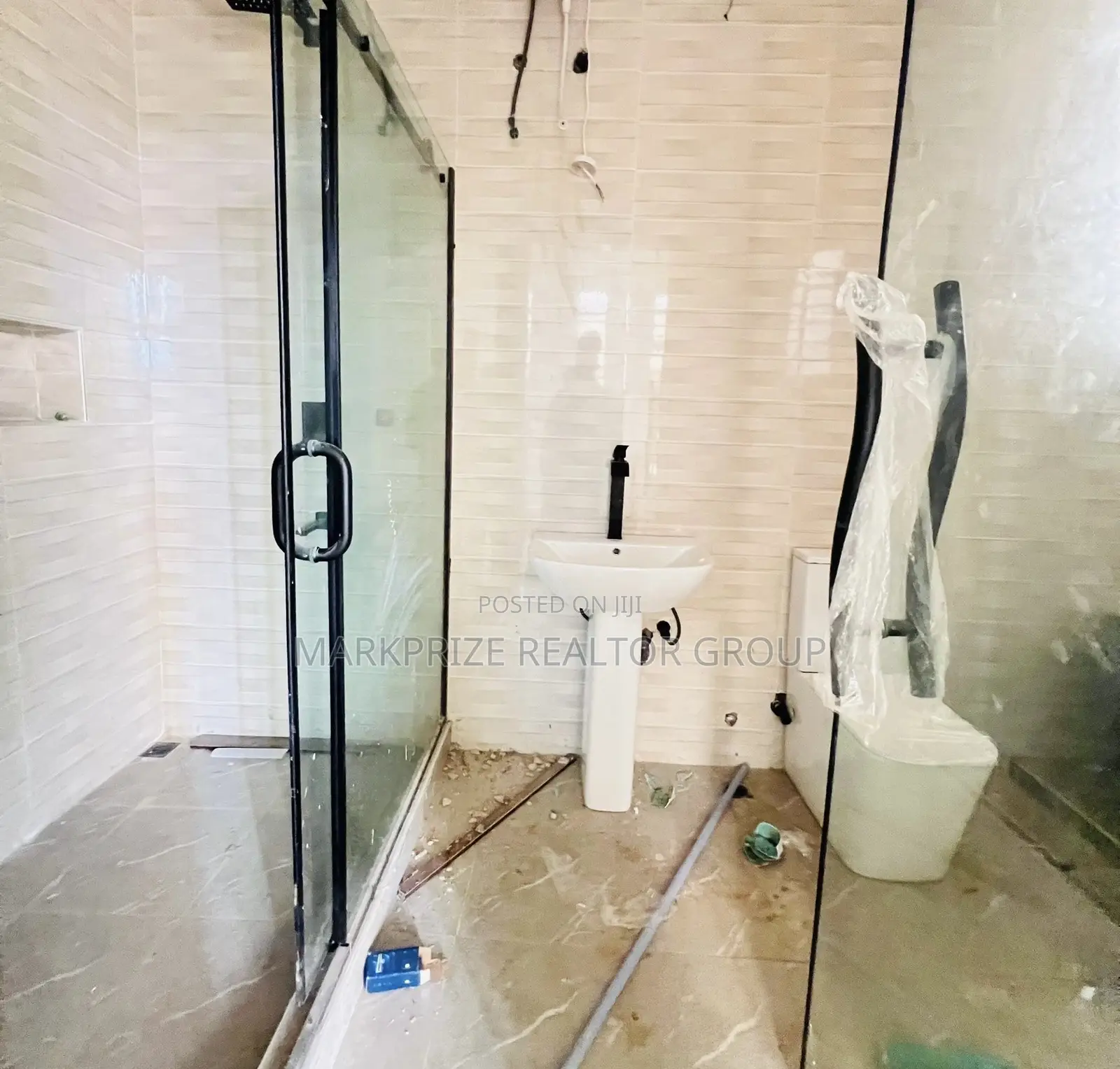 4bdrm Duplex in Ogba Lagos for sale in Ogba