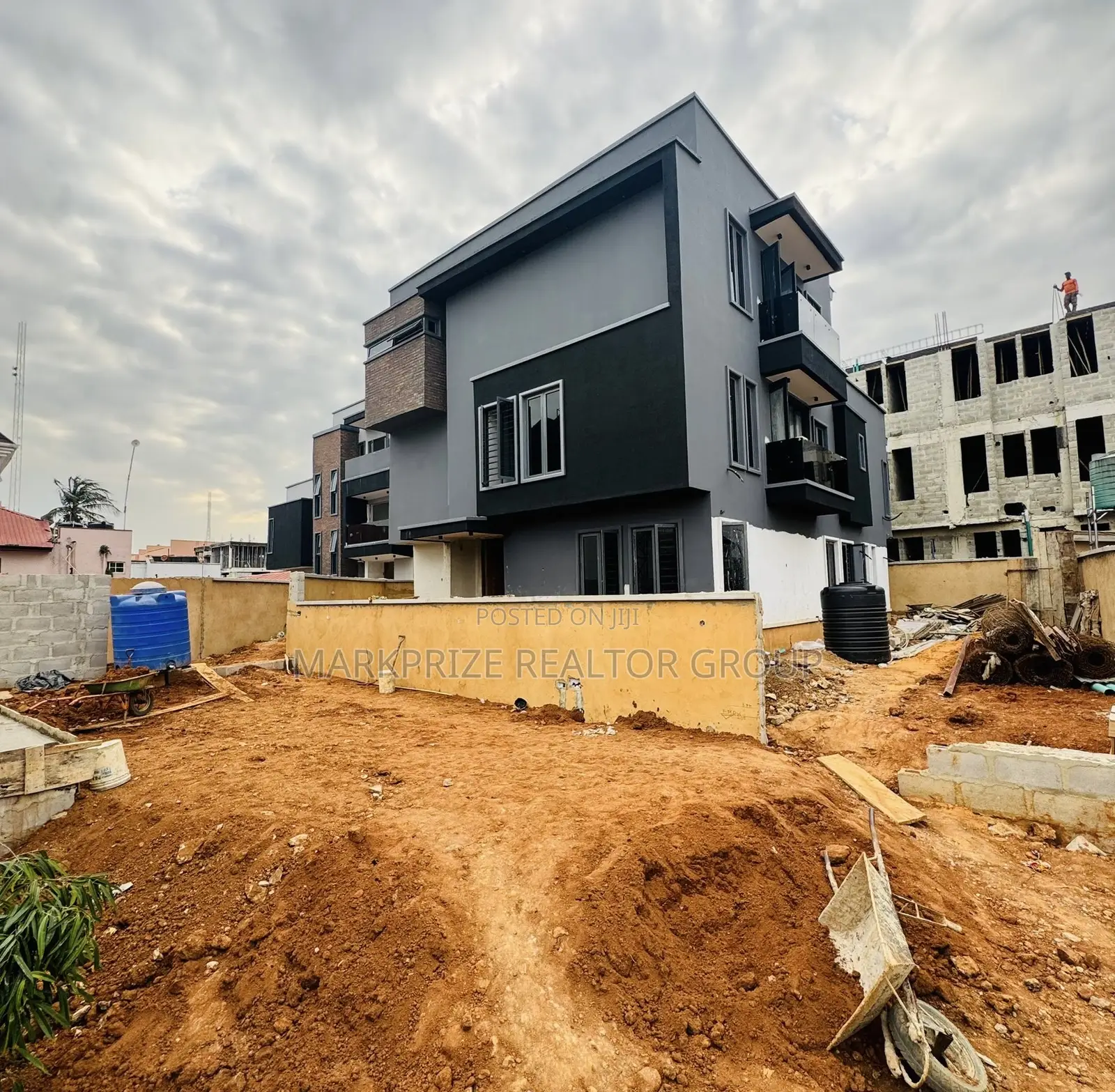 5bdrm Duplex in Ikeja Gra Lagos for sale in Ikeja GRA