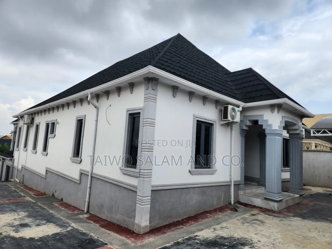 4bdrm Bungalow in CHallenge / Ibadan for sale in CHallenge / Ibadan