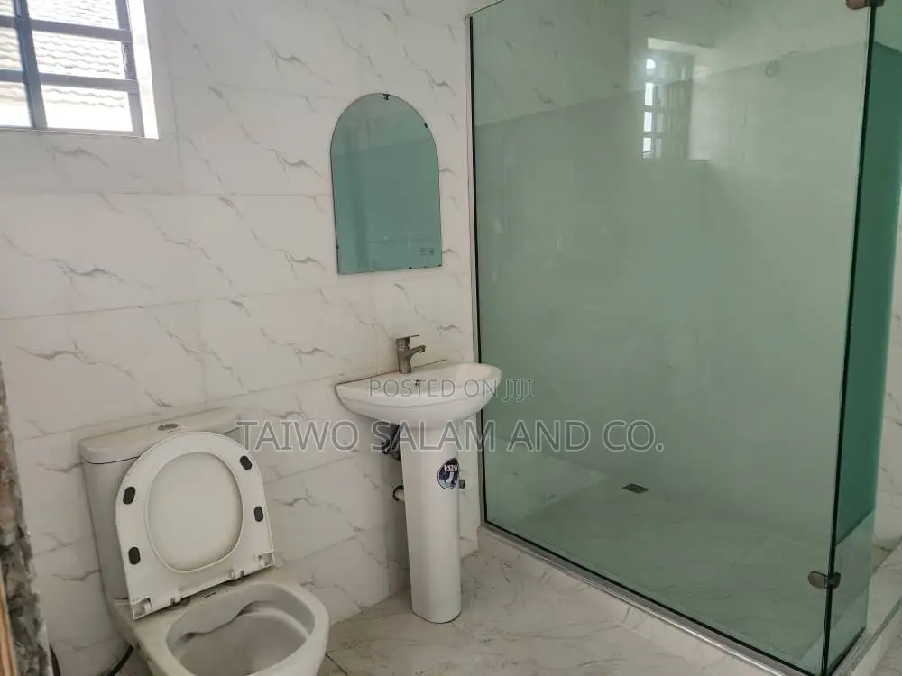 4bdrm Bungalow in CHallenge / Ibadan for sale in CHallenge / Ibadan