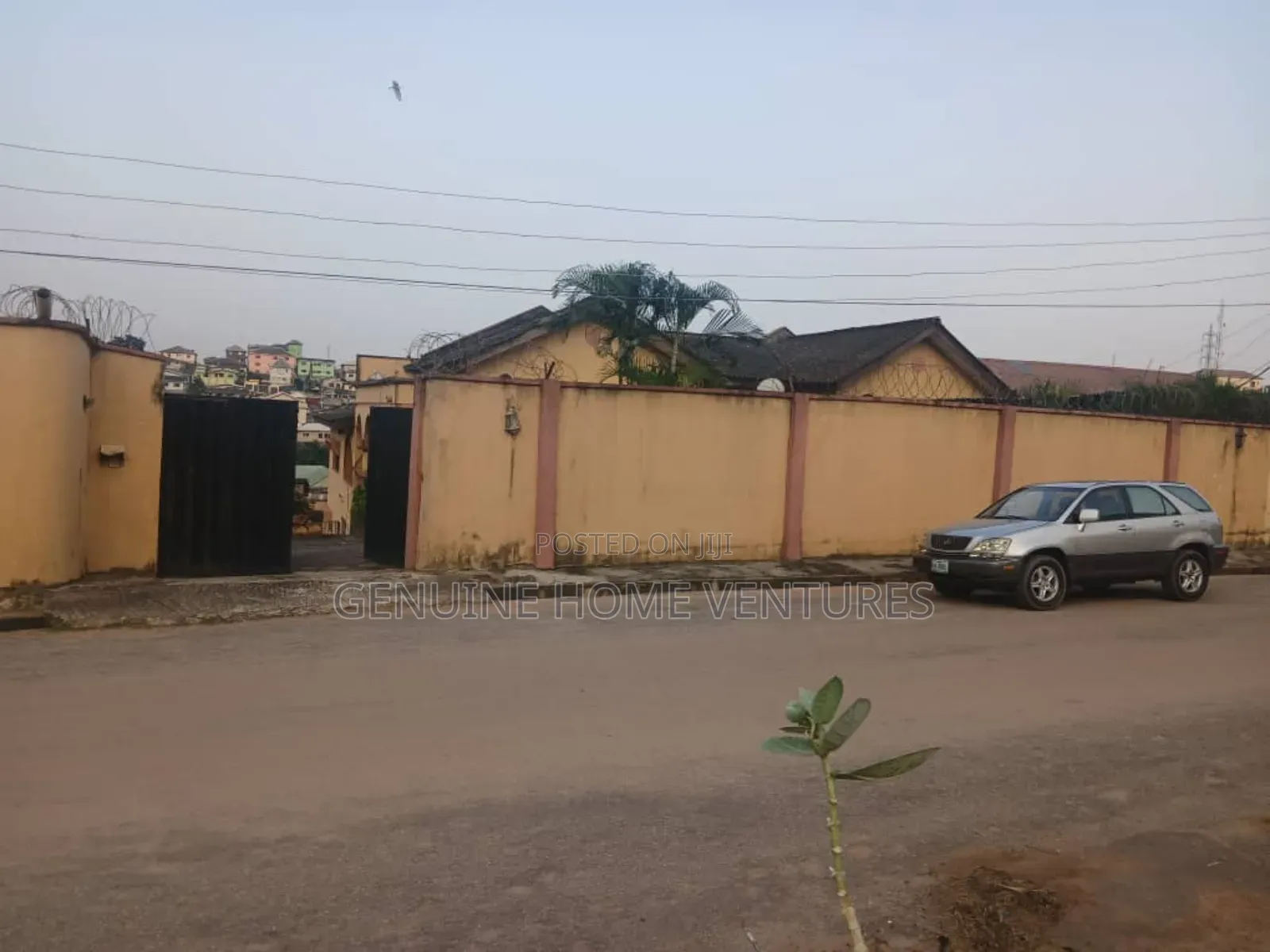 5bdrm Duplex in Jumofak for sale in Jumofak