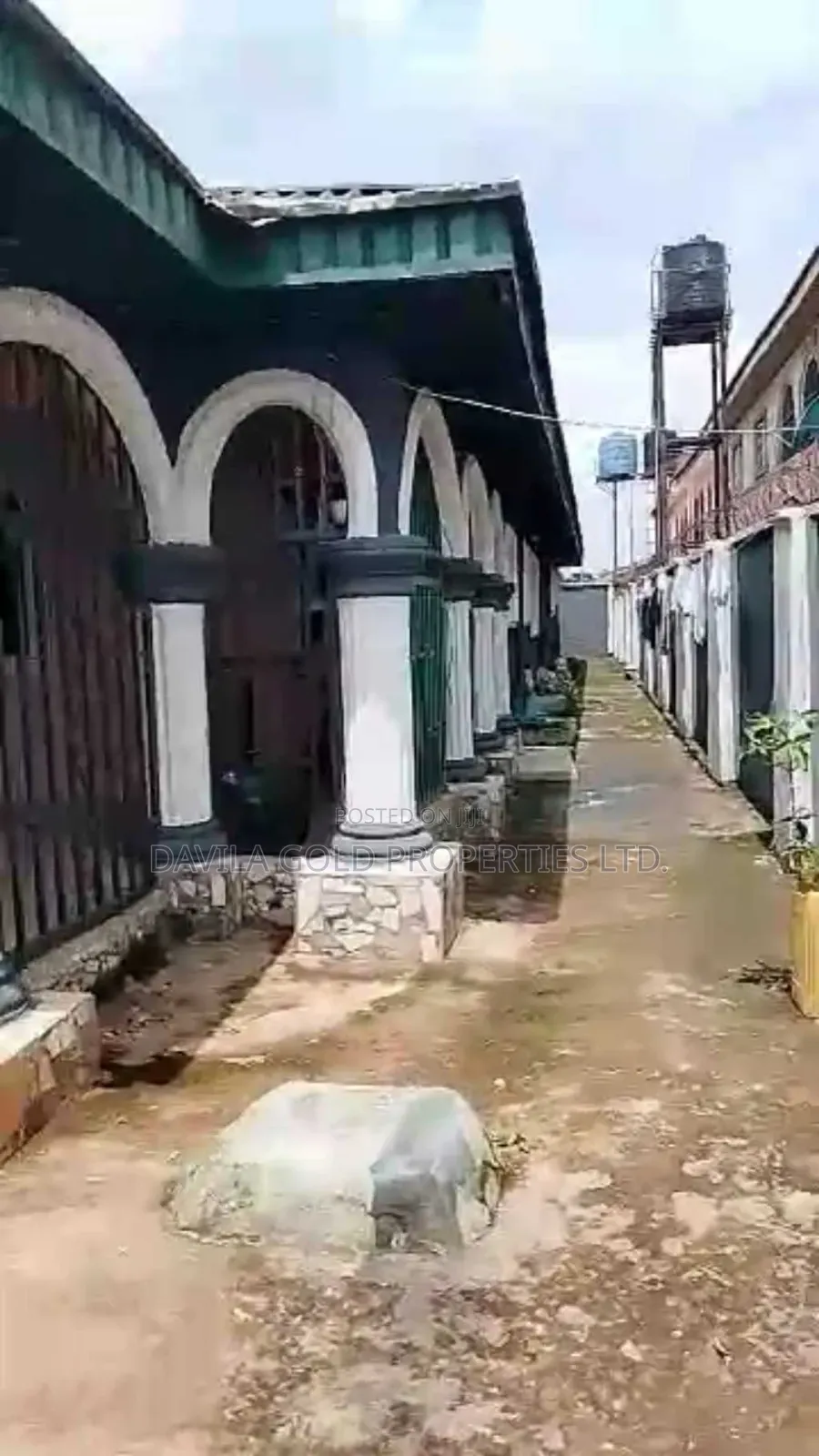 6bdrm Block of Flats in Benin City for sale in Benin City