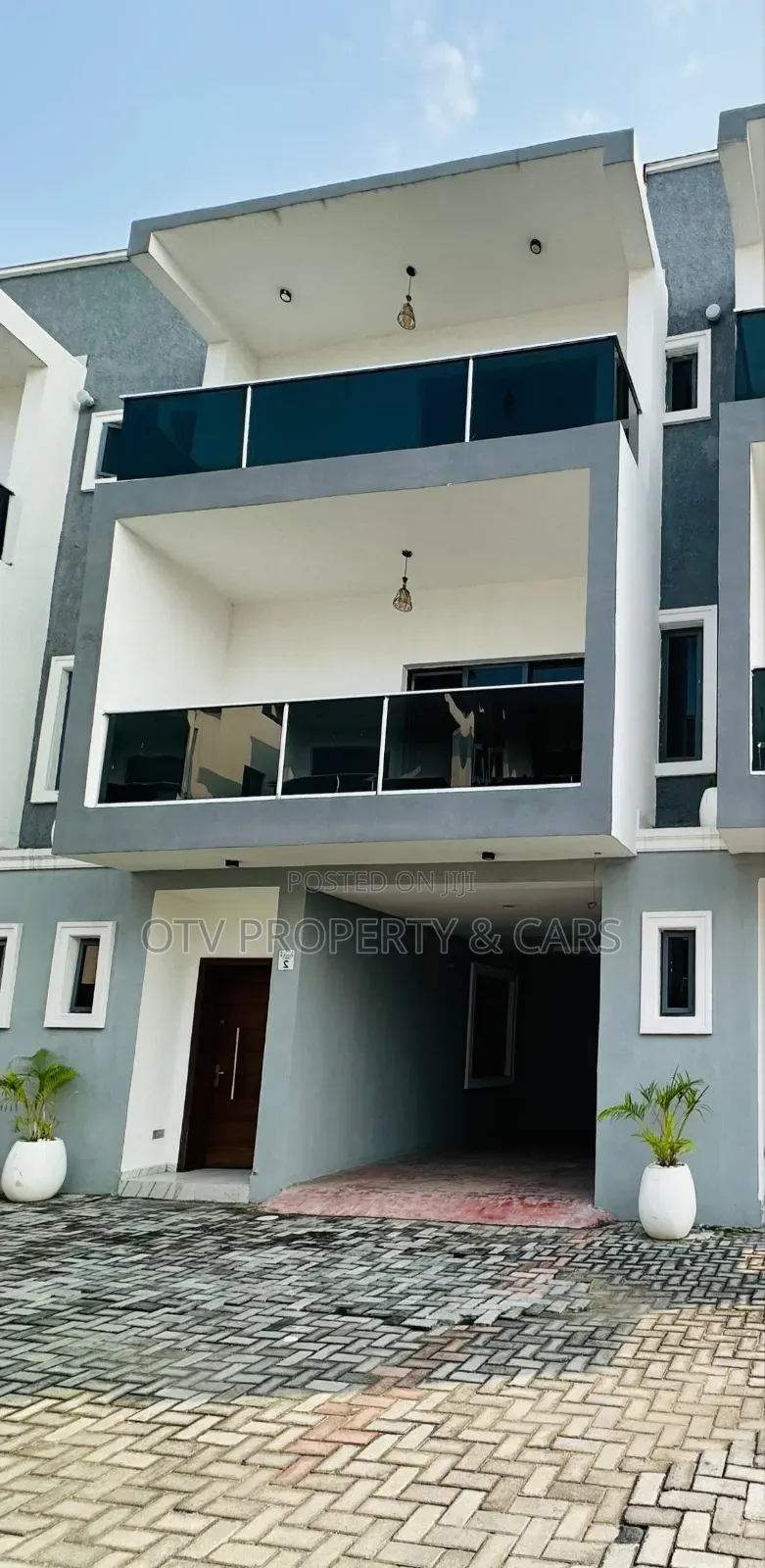Furnished 4bdrm Townhouse/Terrace in Ikate for sale in Ikate