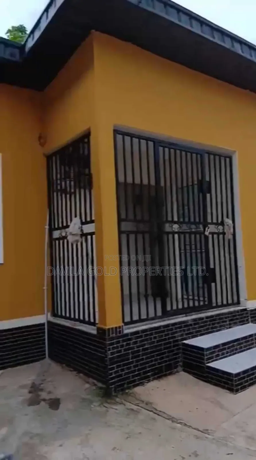 12bdrm Block of Flats in Benin City for sale in Benin City