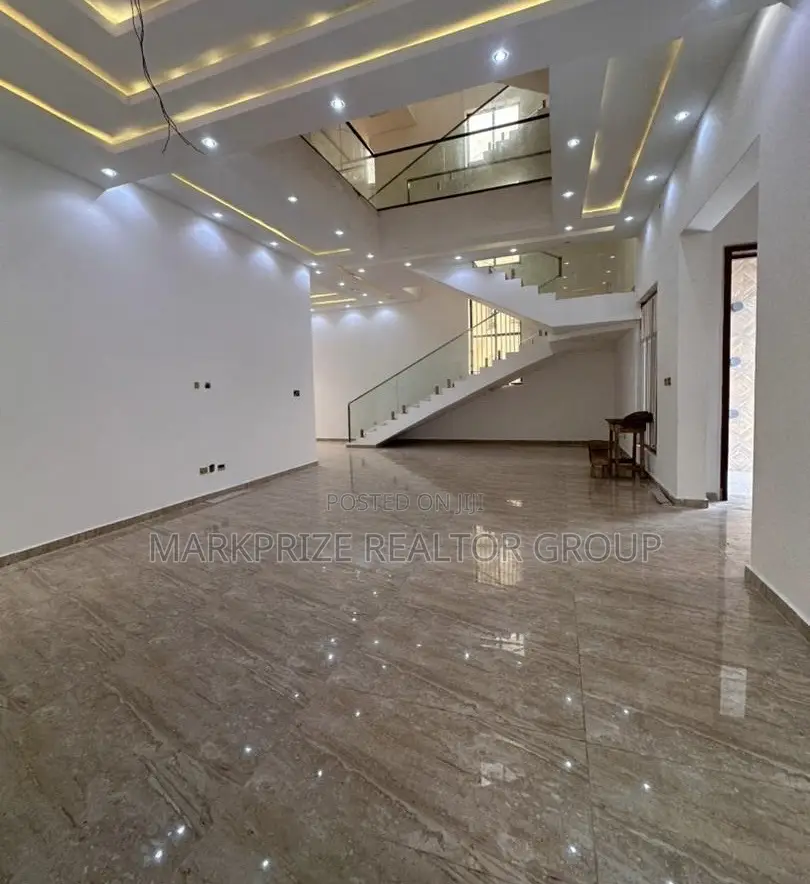 7bdrm Duplex in Lekki Phase 1 Lagos for sale in Lekki Phase 1