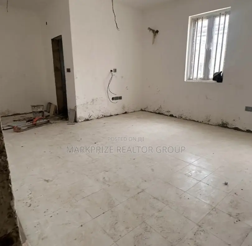 3bdrm Apartment in Yaba Lagos for sale in Yaba