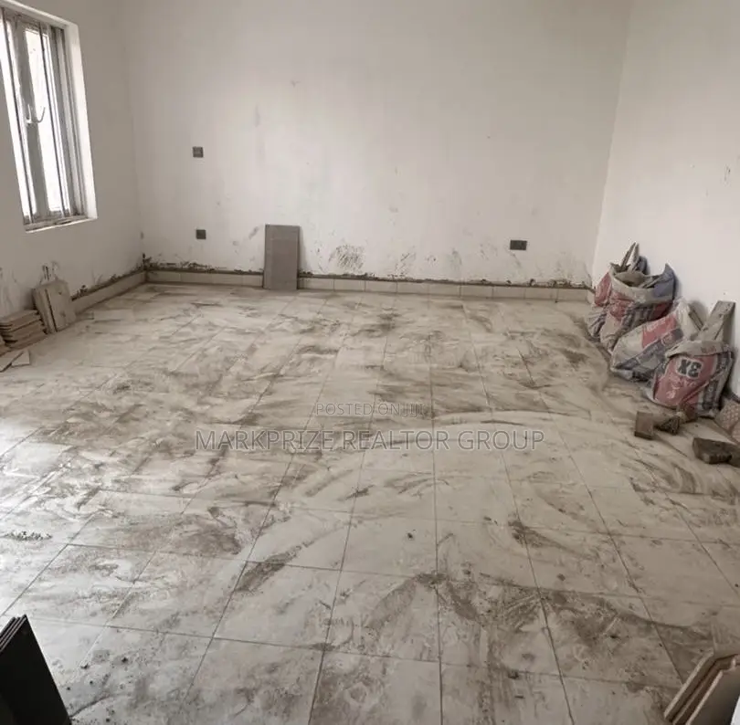 3bdrm Apartment in Yaba Lagos for sale in Yaba