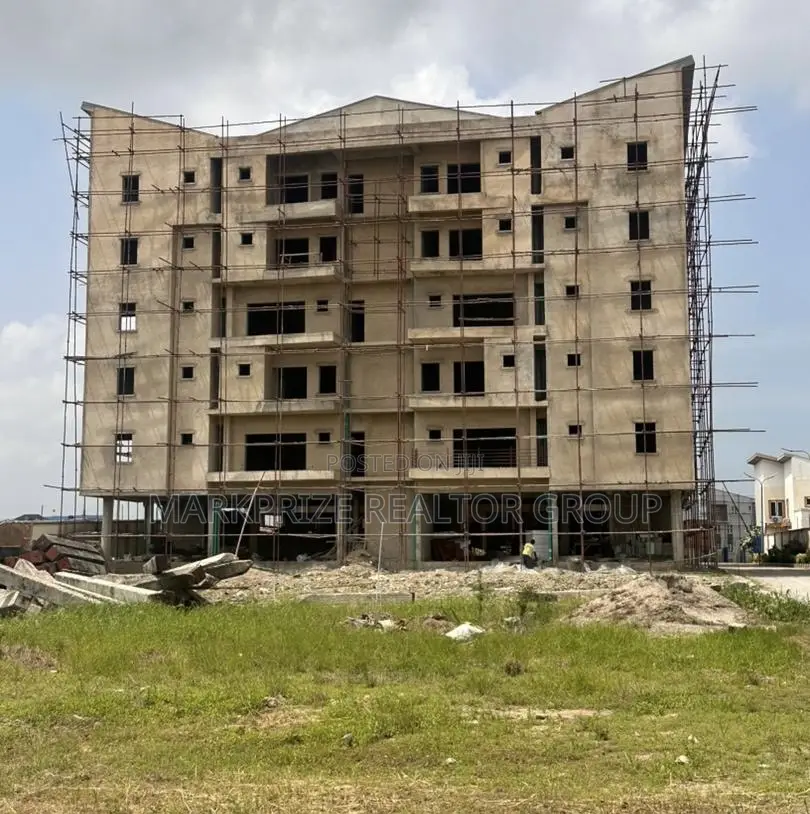 3bdrm Apartment in Yaba Lagos for sale in Yaba