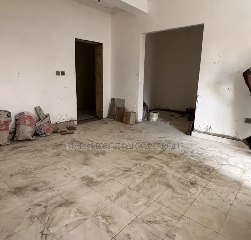 3bdrm Apartment in Yaba Lagos for sale in Yaba