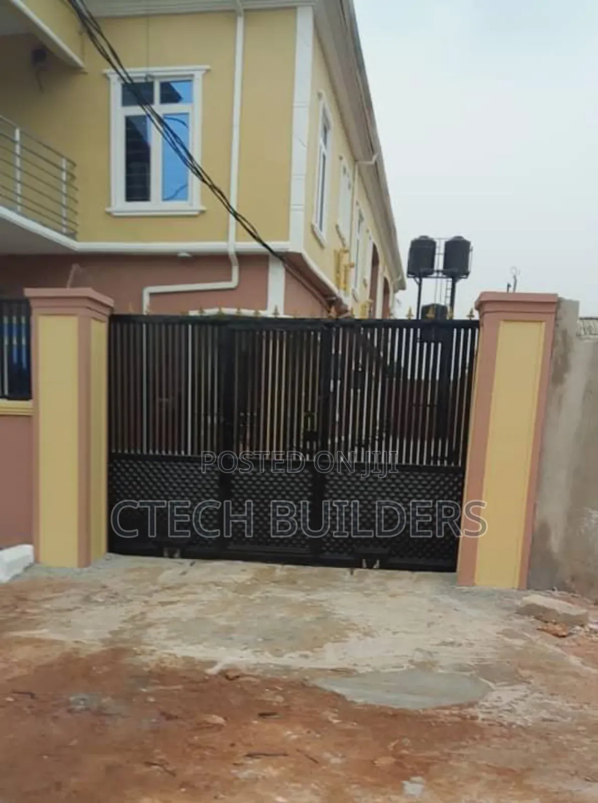 9bdrm Block of Flats in Benin City for sale in Benin City