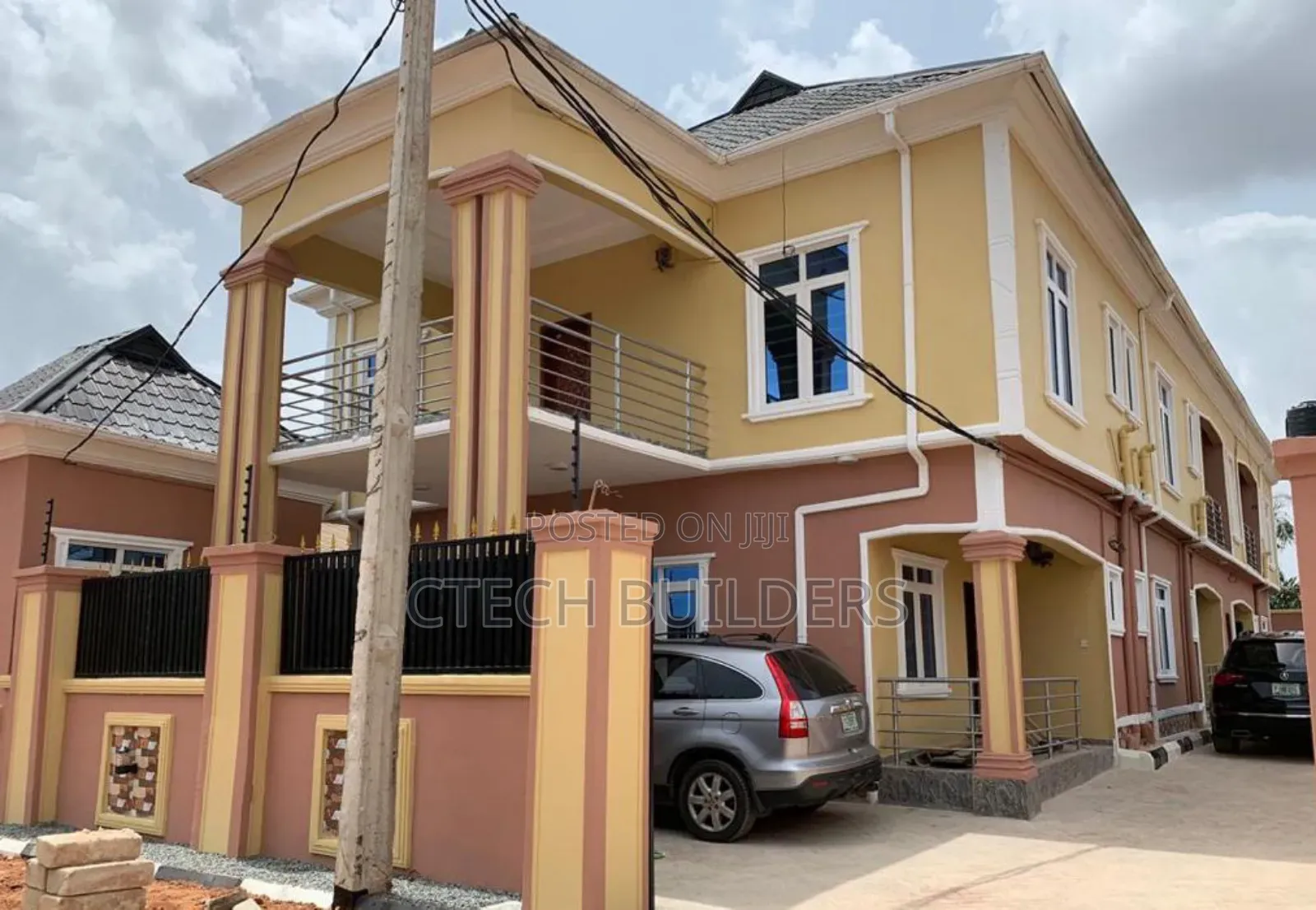 9bdrm Block of Flats in Benin City for sale in Benin City