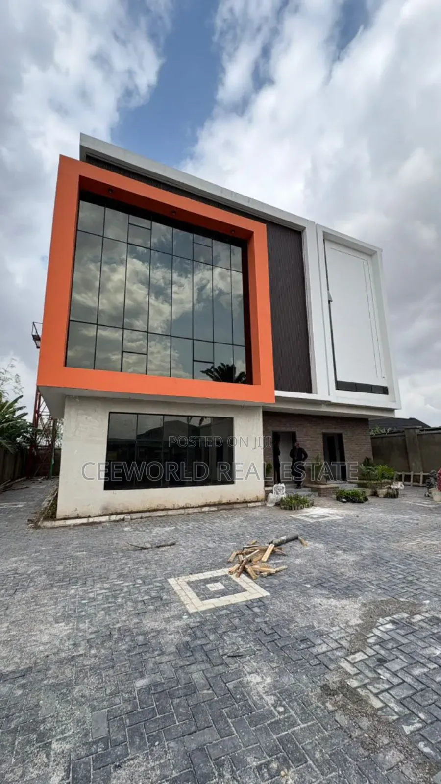 A Whole Ground Floor Available for Lease in Bodija