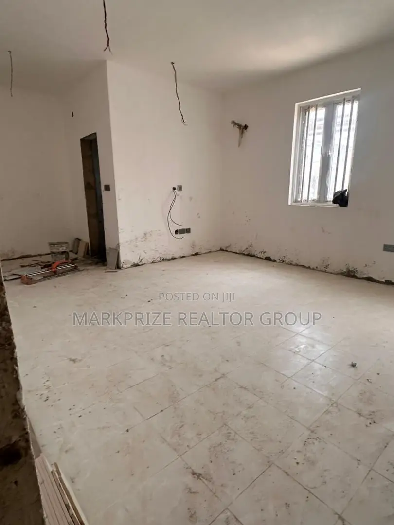 3bdrm Maisonette in Yaba Lagos for sale in Yaba