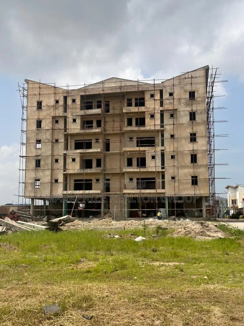 3bdrm Maisonette in Yaba Lagos for sale in Yaba