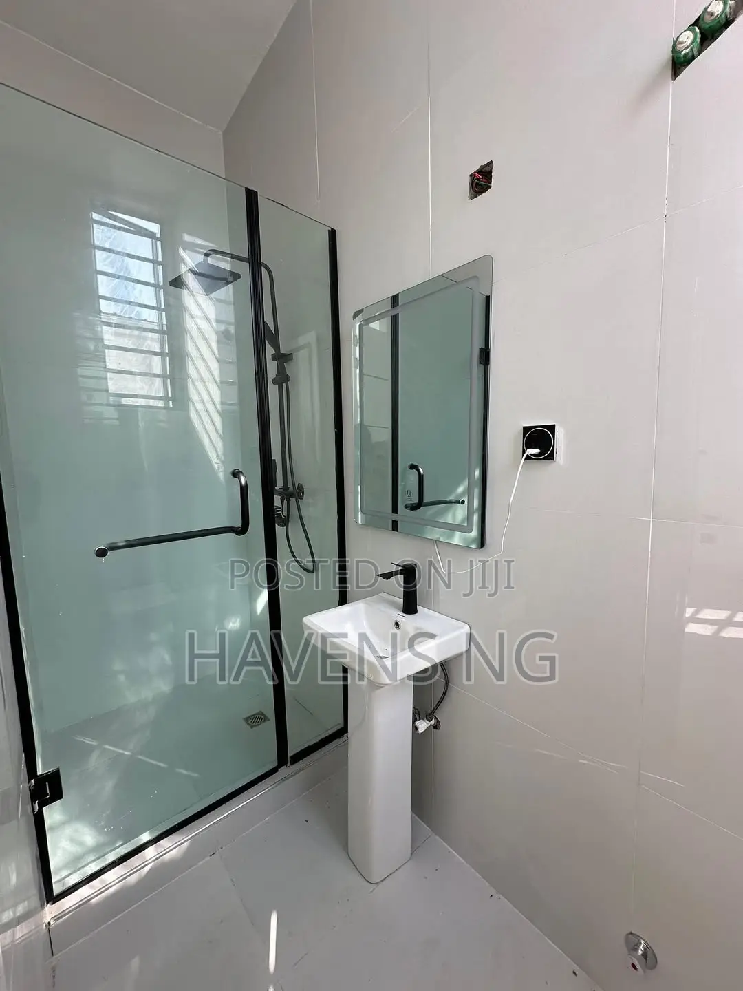 4bdrm Duplex in Ikota for sale in Ikota