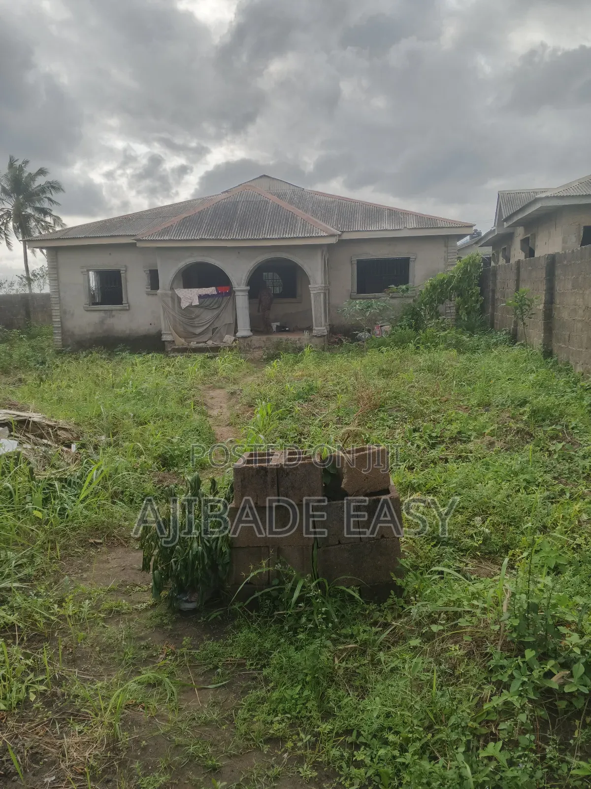 4bdrm Bungalow in Alimosho for sale in Alimosho