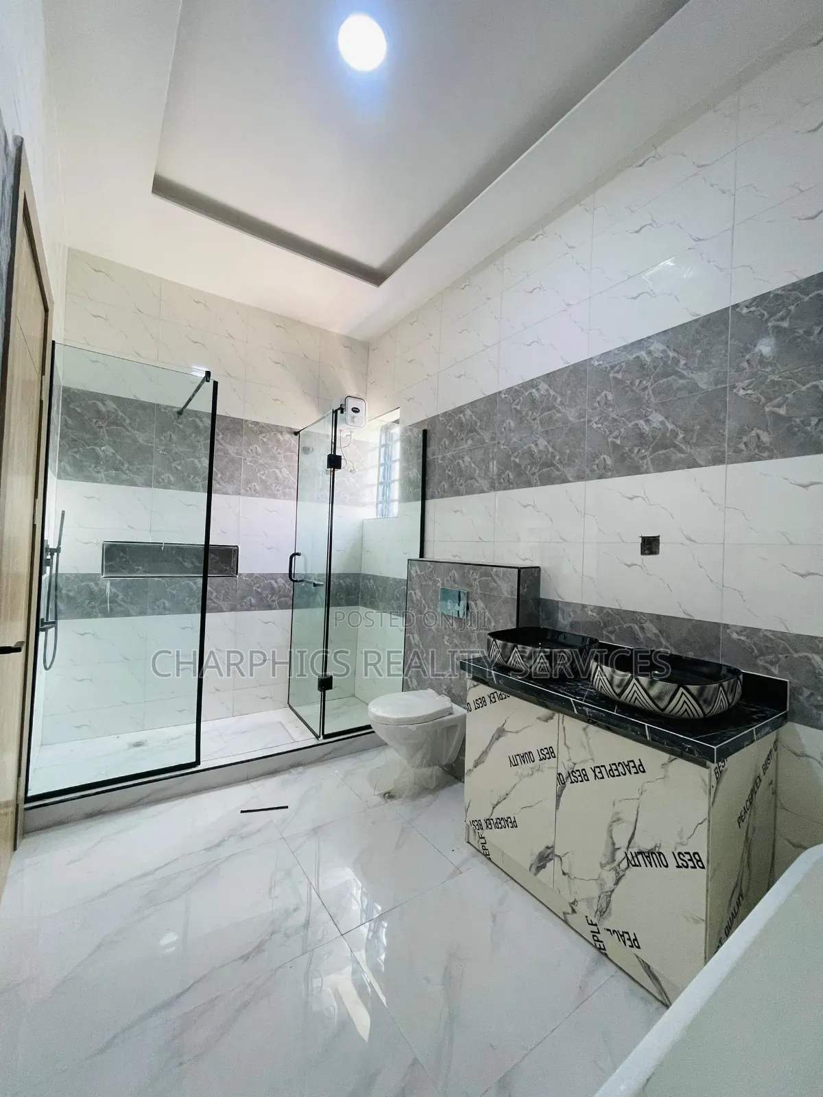 5bdrm Duplex in Lekki Phase 2 for sale in Lekki Phase 2