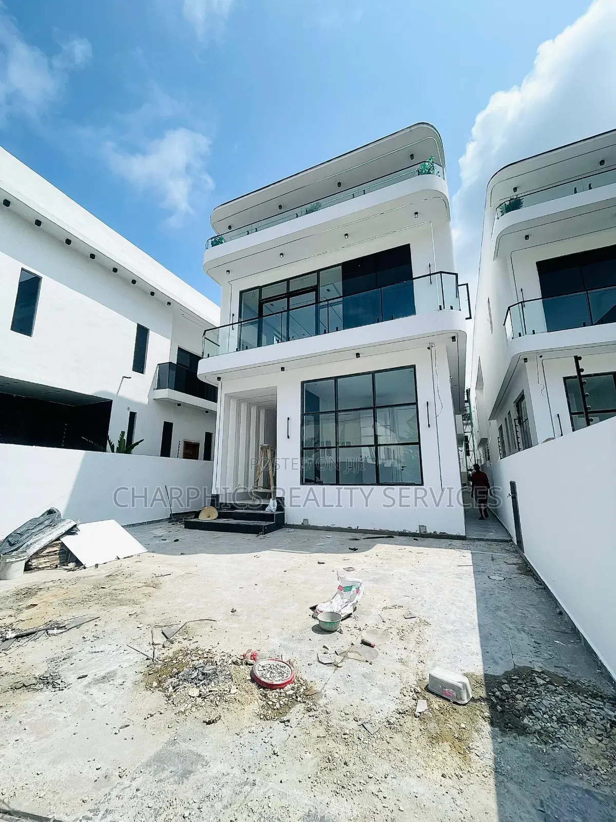5bdrm Duplex in Lekki Phase 2 for sale in Lekki Phase 2