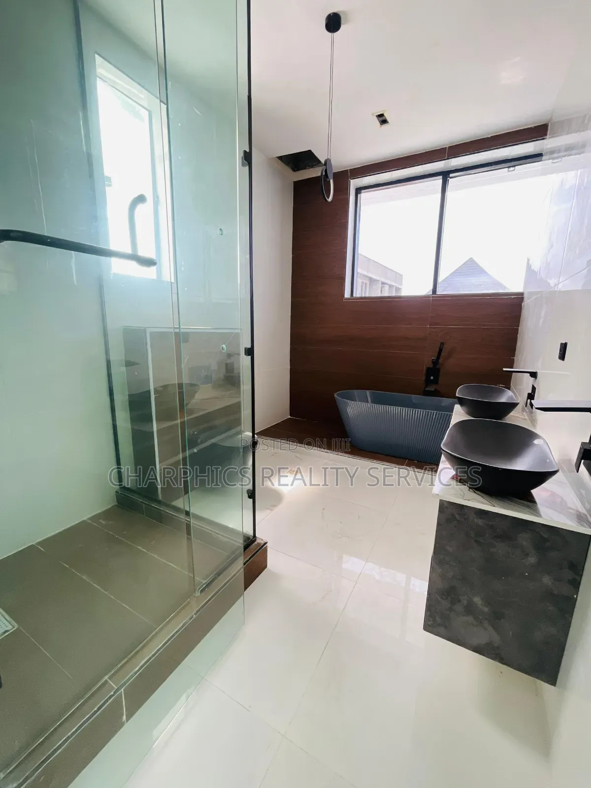 5bdrm Duplex in Lekki Phase 2 for sale in Lekki Phase 2
