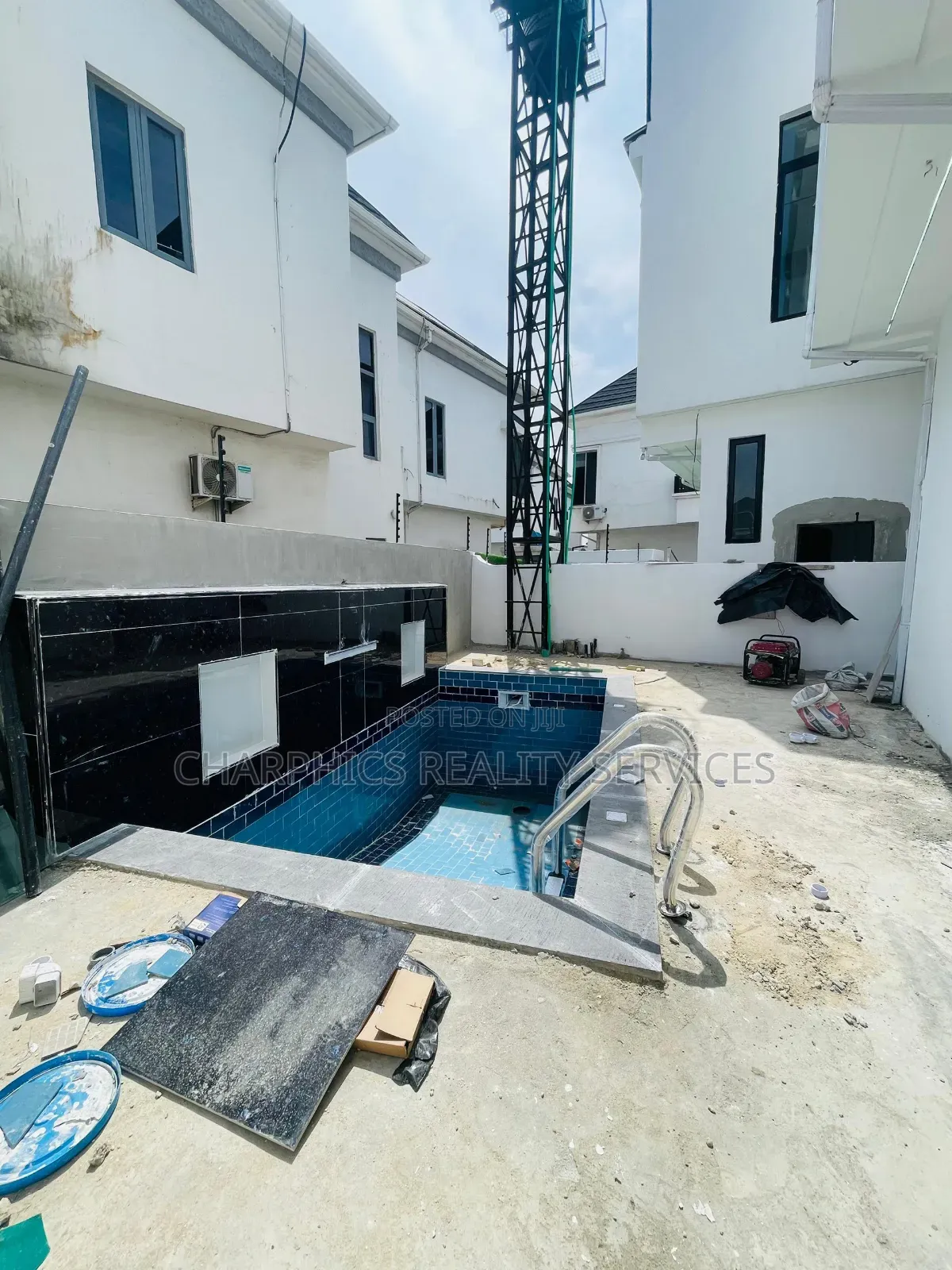 5bdrm Duplex in Lekki Phase 2 for sale in Lekki Phase 2
