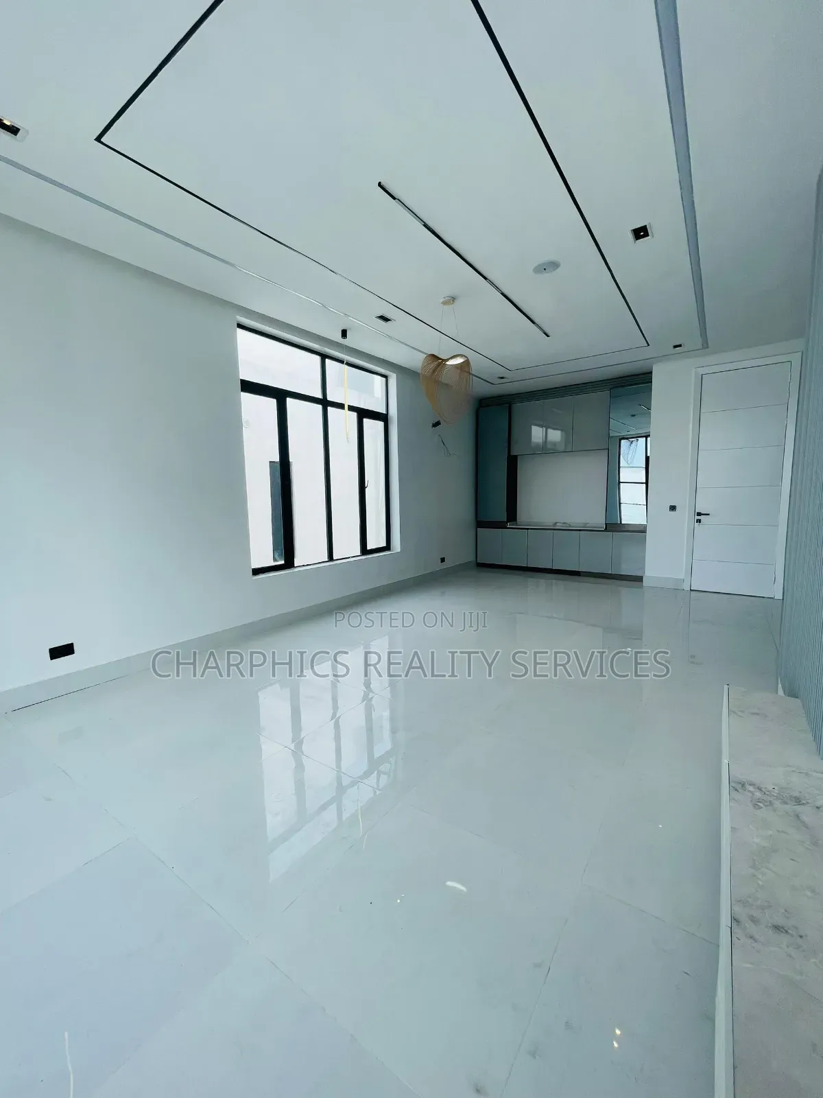 5bdrm Duplex in Lekki Phase 2 for sale in Lekki Phase 2