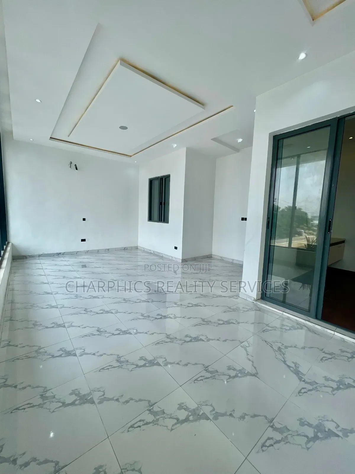 5bdrm Duplex in Osapa london for sale in Osapa london