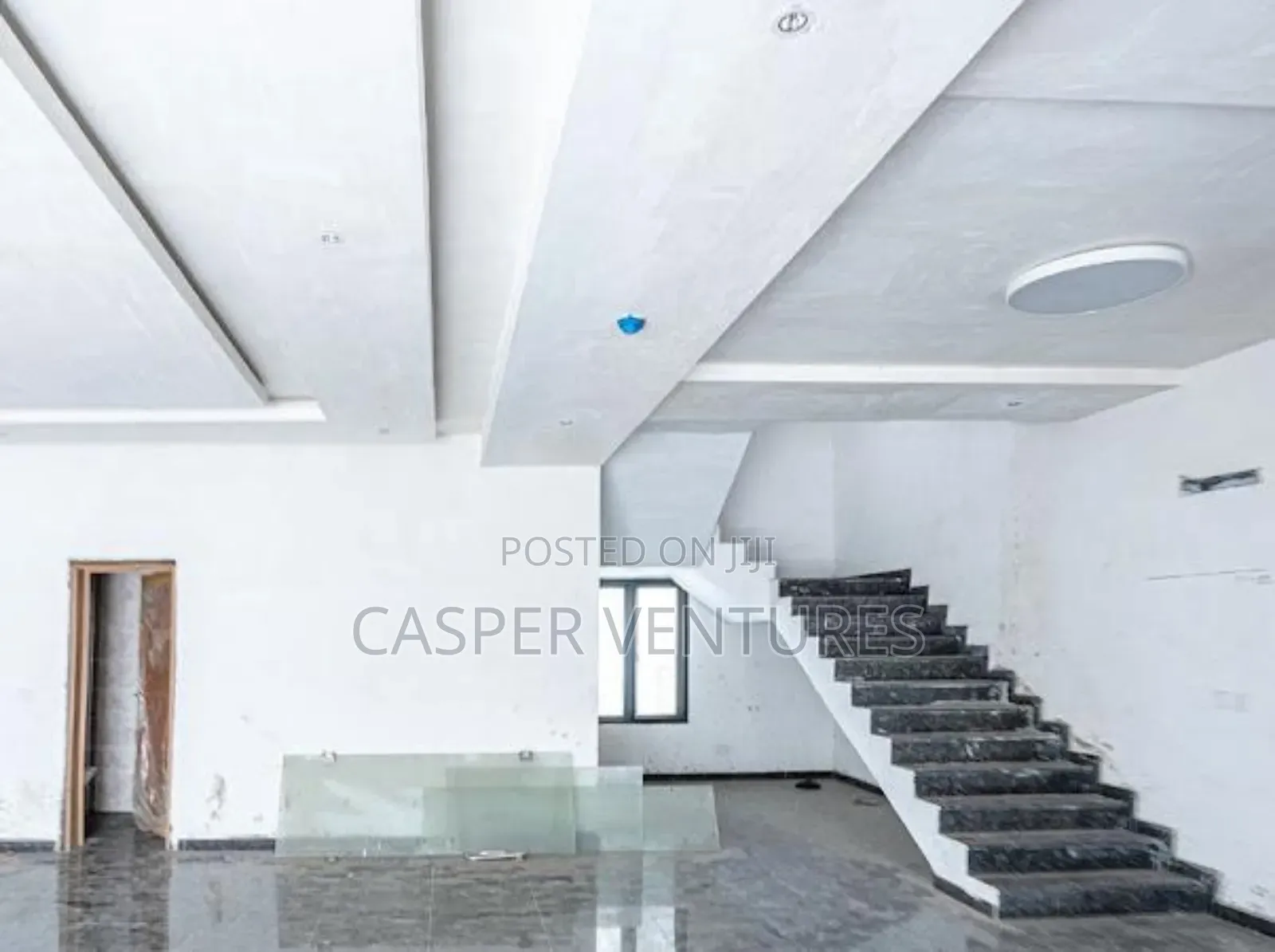 4bdrm Penthouse in Elegushi, Ikate for sale in Ikate