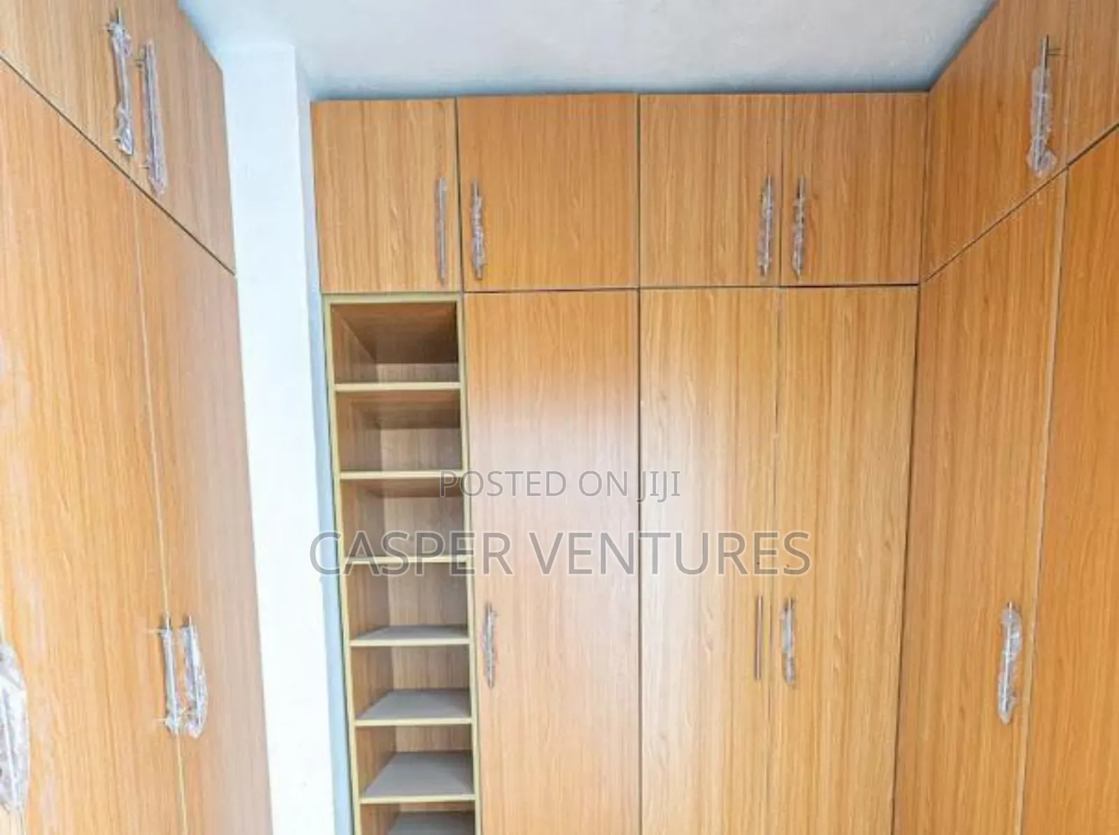 4bdrm Penthouse in Elegushi, Ikate for sale in Ikate