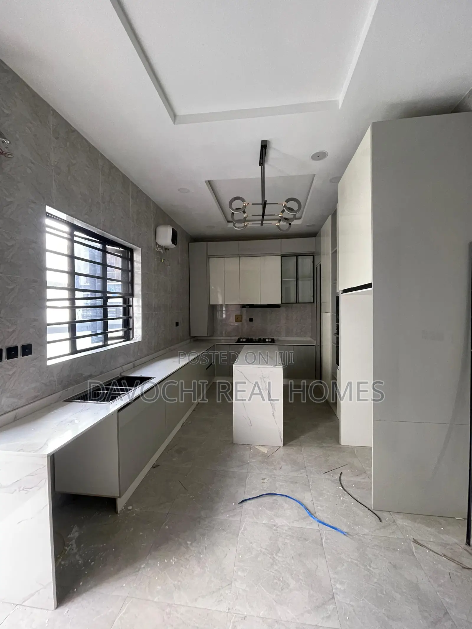 Luxurious 5 Bedroom Fully Detached Duplex for Sale in Lekki Phase 2