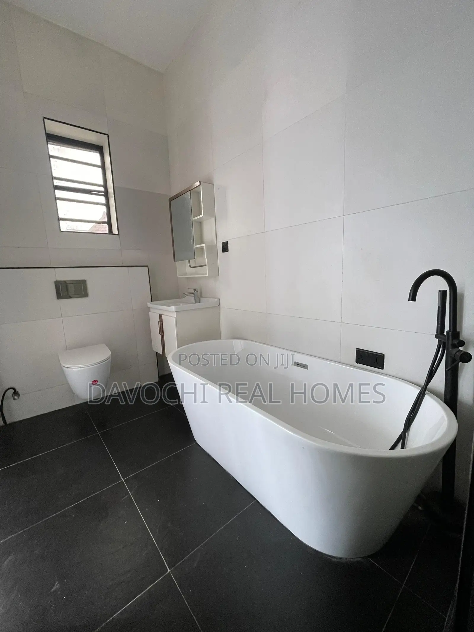 Luxurious 5 Bedroom Fully Detached Duplex for Sale in Lekki Phase 2